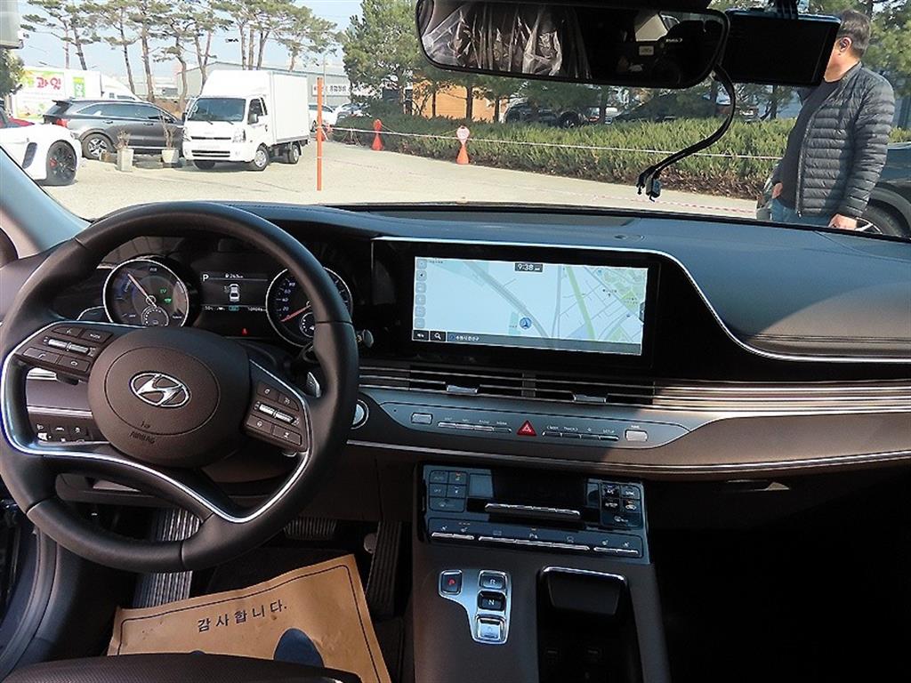 HYUNDAI Grandeur - Vista 7