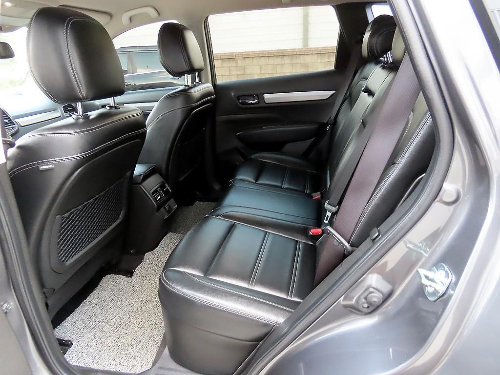 SAMSUNG QM6 - Vista 6