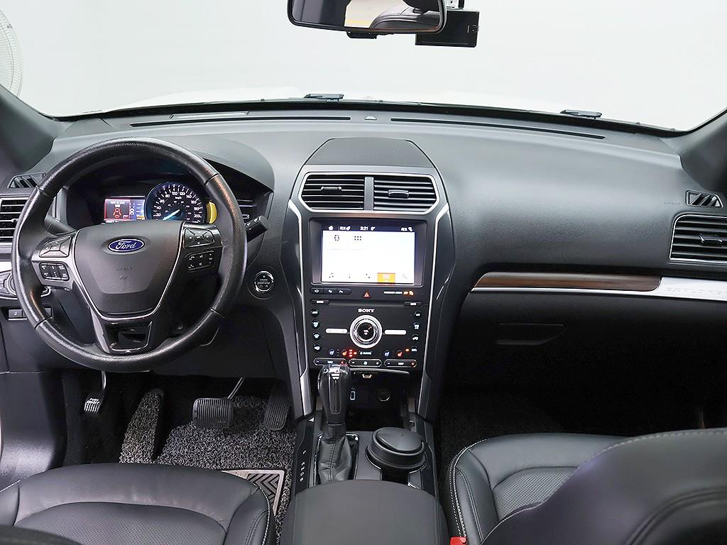 Ford Explorer - Vista 9