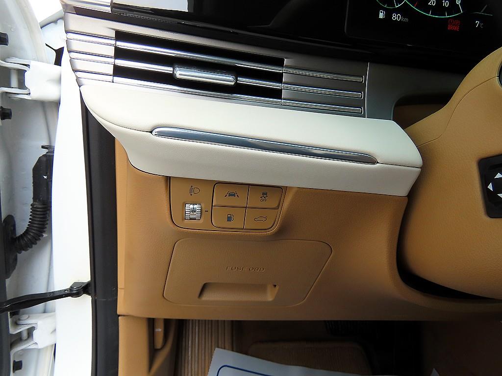 HYUNDAI Grandeur - Vista 12