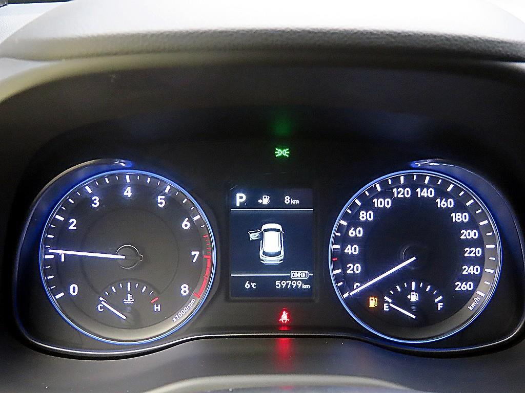 HYUNDAI Kona - Vista 8