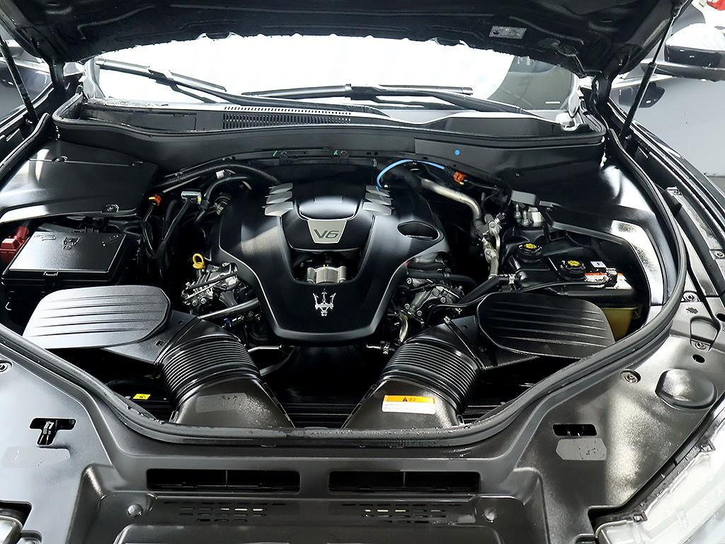Maserati Levante 2020 Negro - Importación desde Corea - HF Imports Iquique - Foto 7