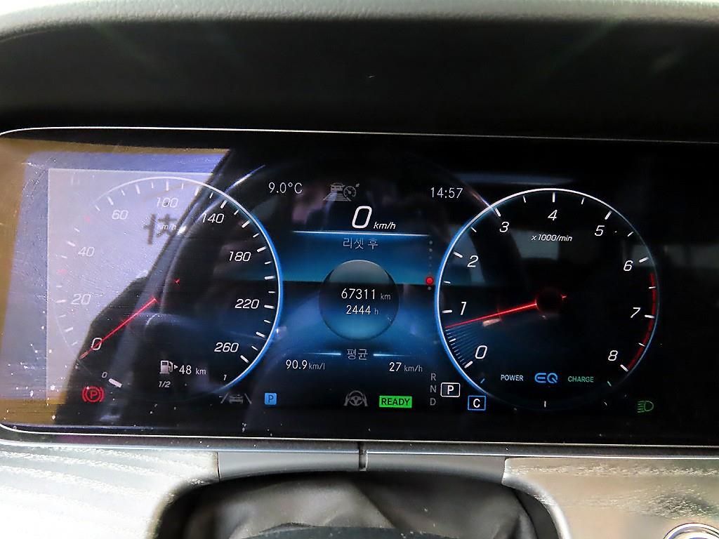 Mercedes Benz E class - Vista 8