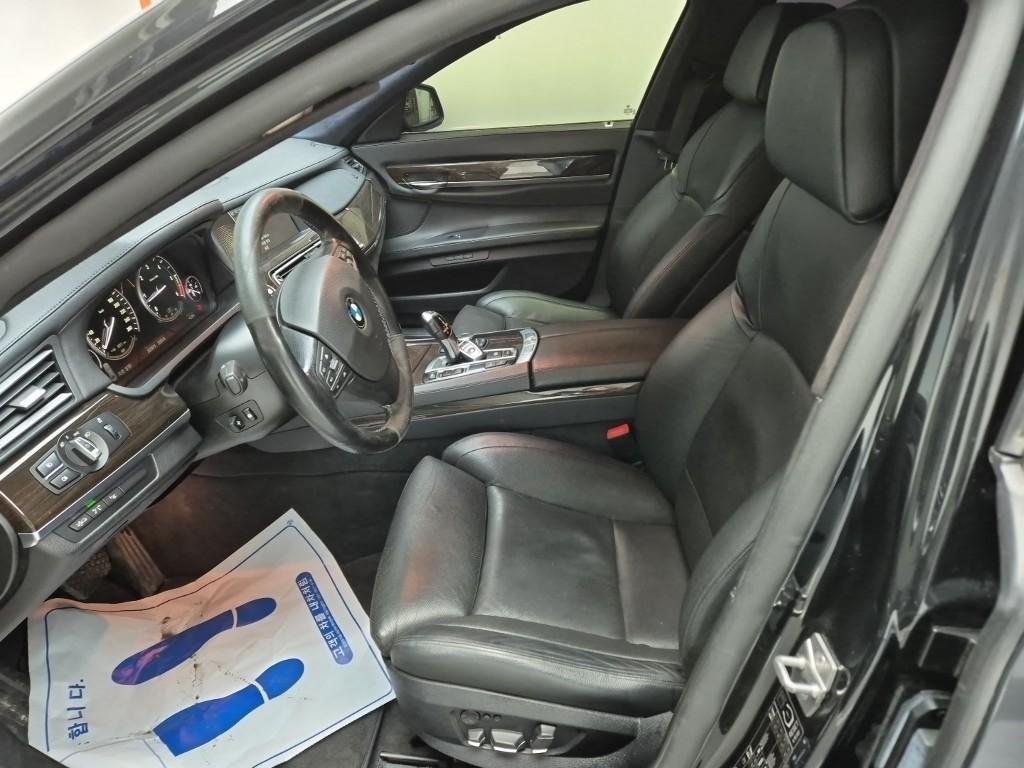 BMW 7 Series - Vista 11