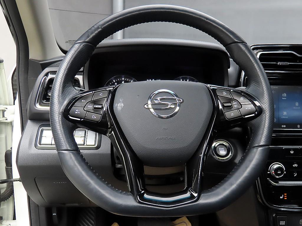 Ssangyong Tivoli - Vista 9