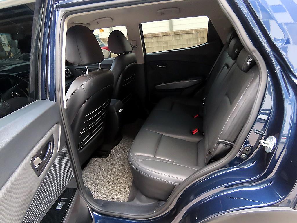 Ssangyong Tivoli - Vista 6