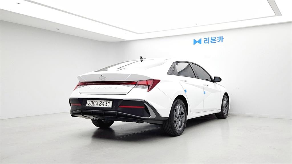 HYUNDAI Avante - Vista 4