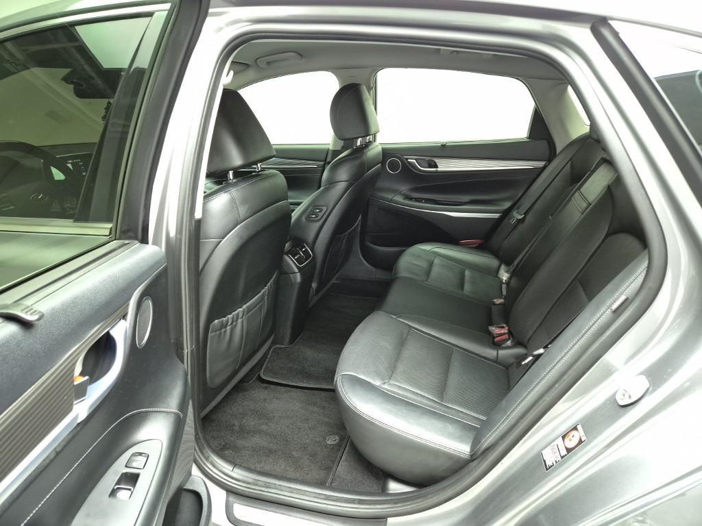 HYUNDAI Grandeur - Vista 12