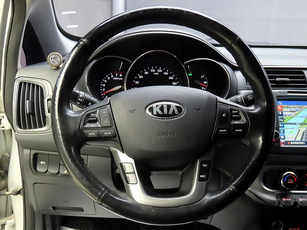 KIA Pride - Vista 9