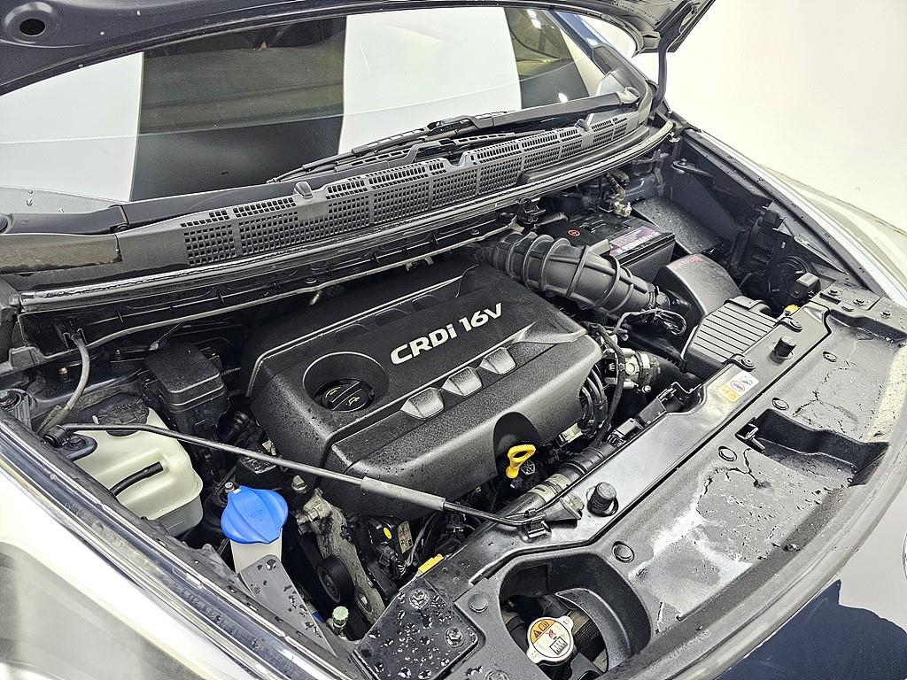 KIA Carens - Vista 6