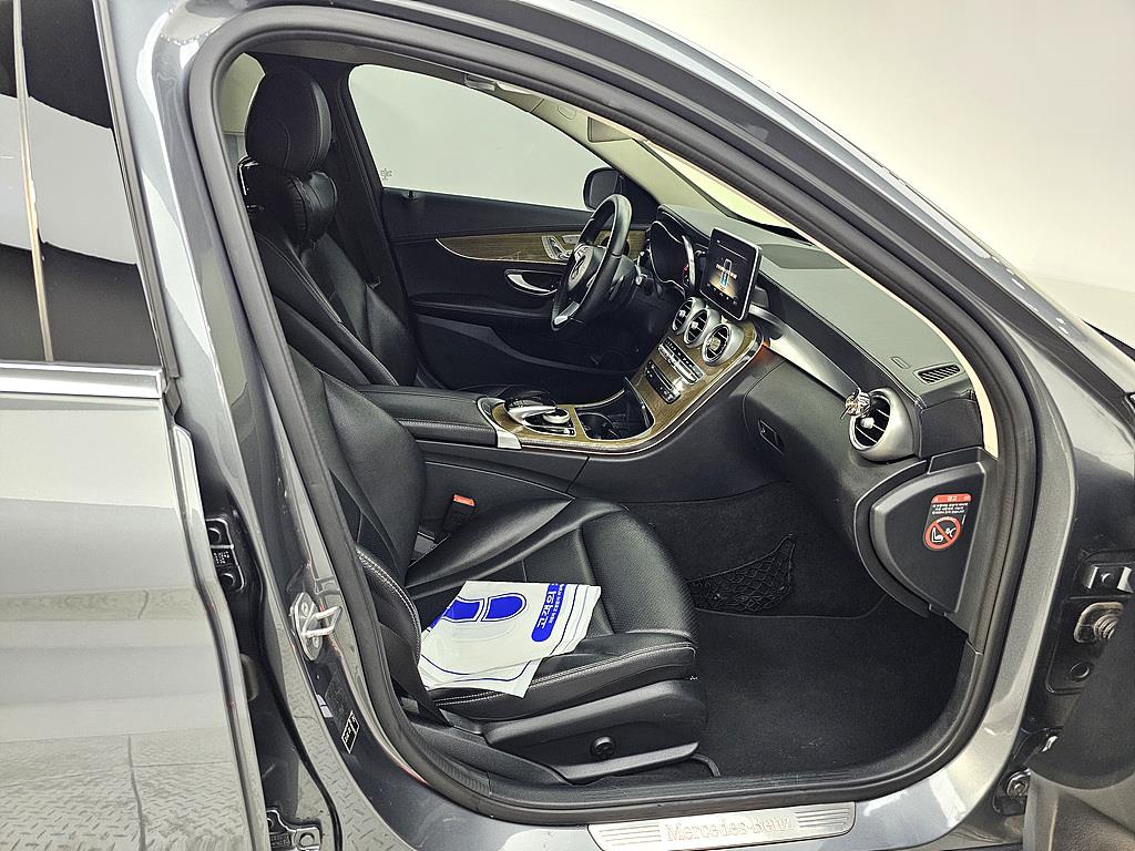 Mercedes Benz C Class - Vista 11