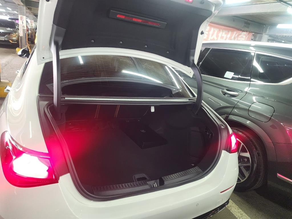 Mercedes Benz E class - Vista 7