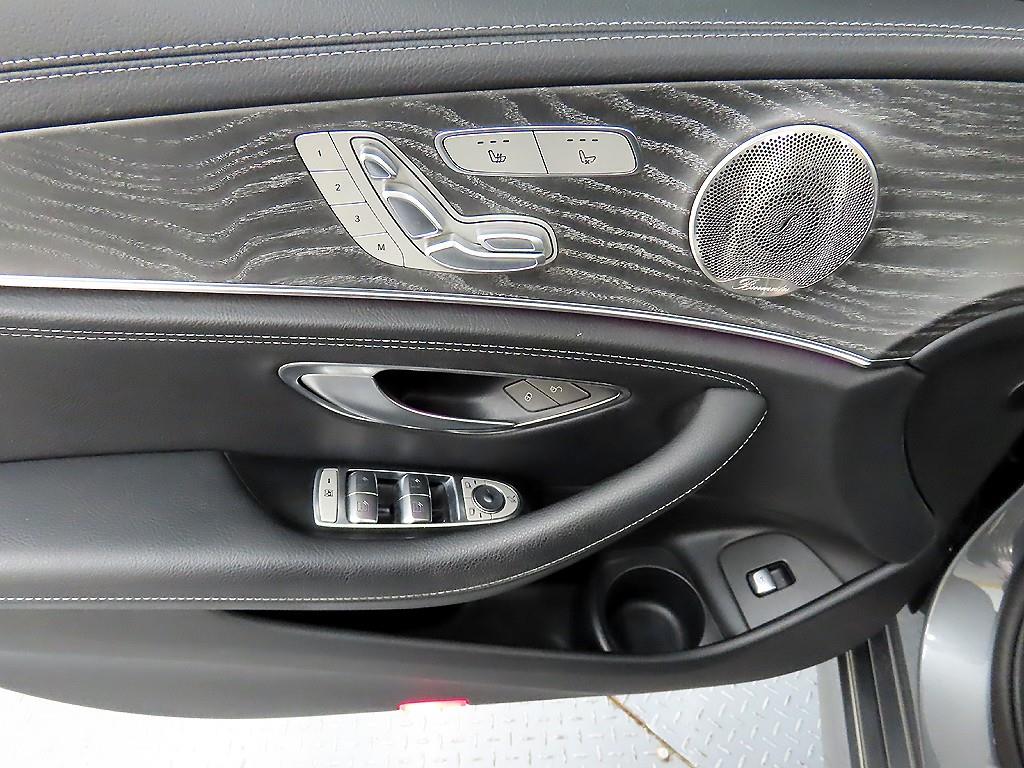 Mercedes Benz E class - Vista 11