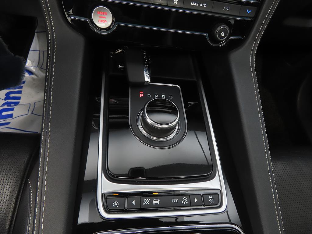 Jaguar F-PACE - Vista 11