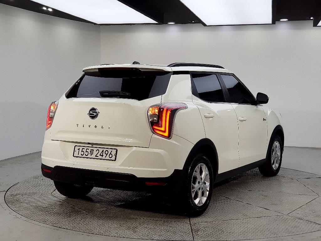 Ssangyong Tivoli - Vista 4