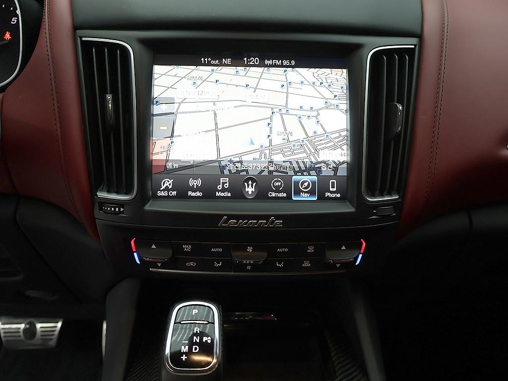 Maserati Levante 2020 Negro - Importación desde Corea - HF Imports Iquique - Foto 9