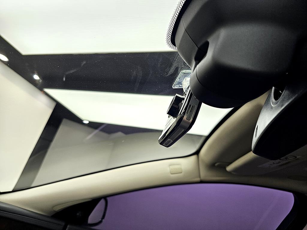 Jaguar XJ - Vista 11