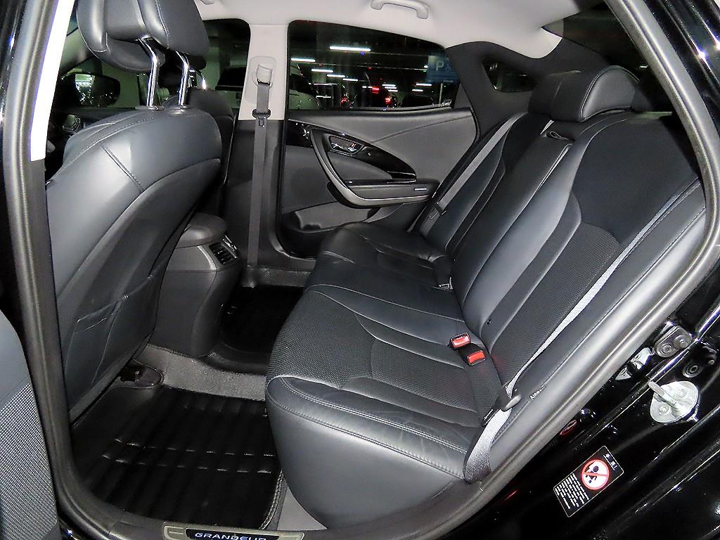 HYUNDAI Grandeur - Vista 7