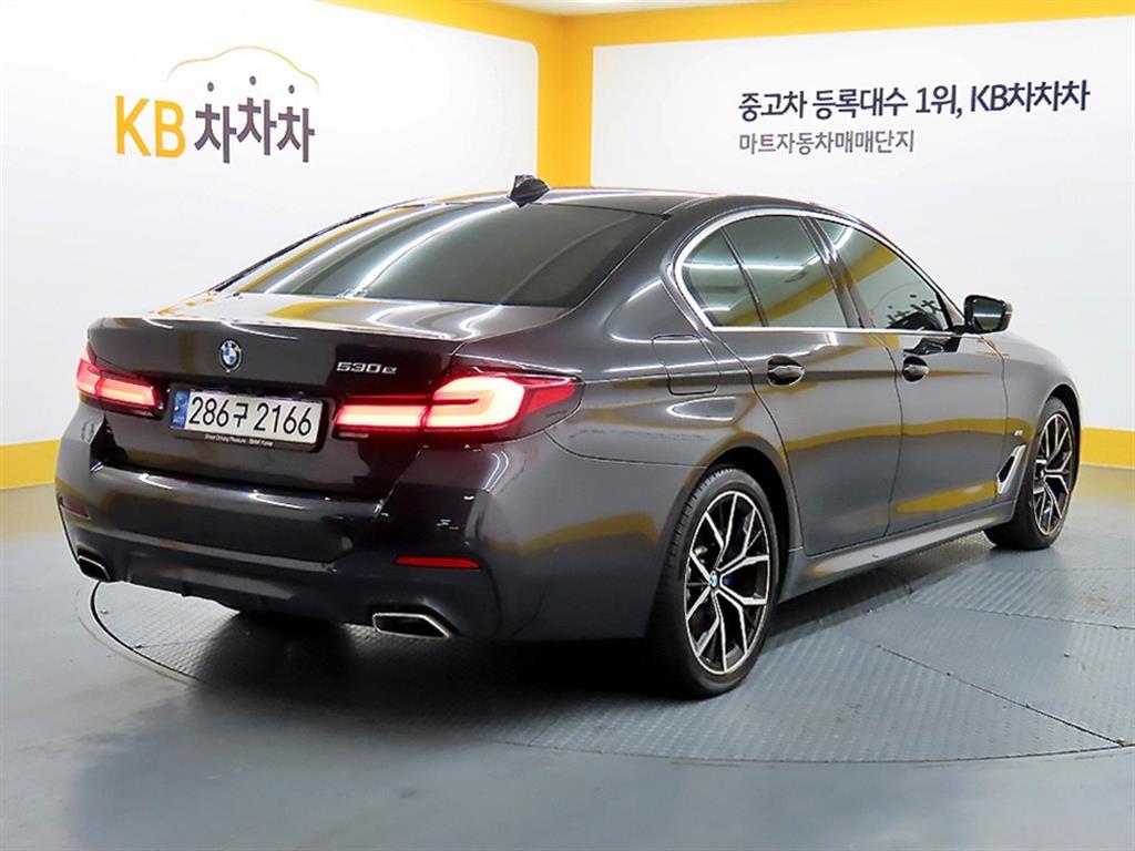 BMW 5 Series - Vista 4