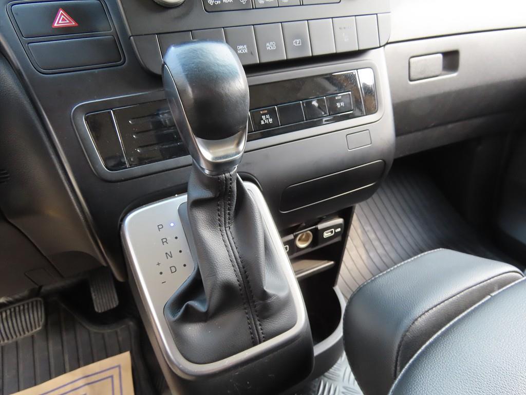 HYUNDAI Staria 2022 Amarillo - Importación desde Corea - HF Imports Iquique - Foto 14