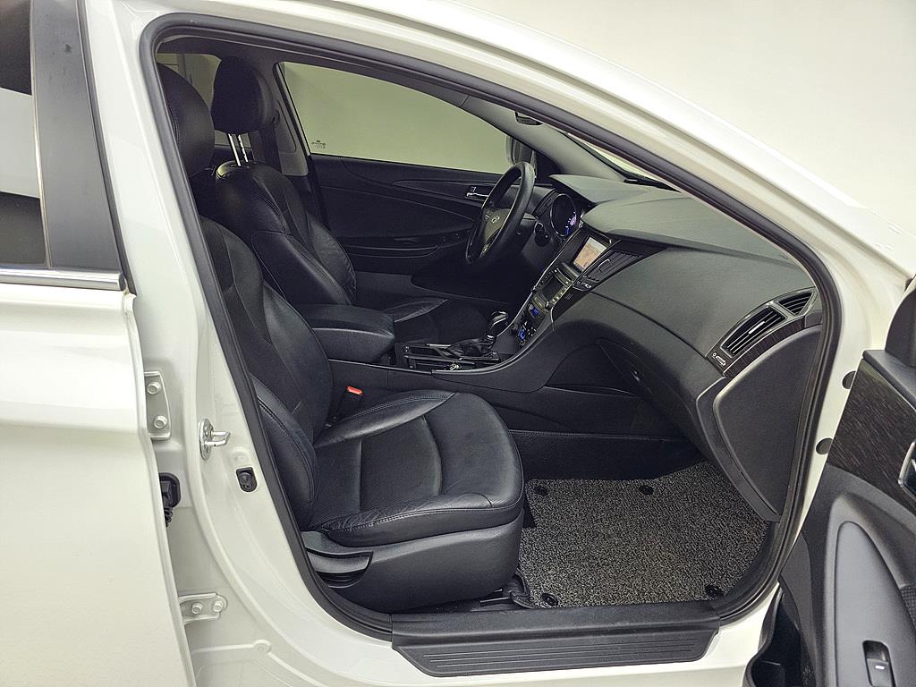 HYUNDAI Sonata - Vista 11