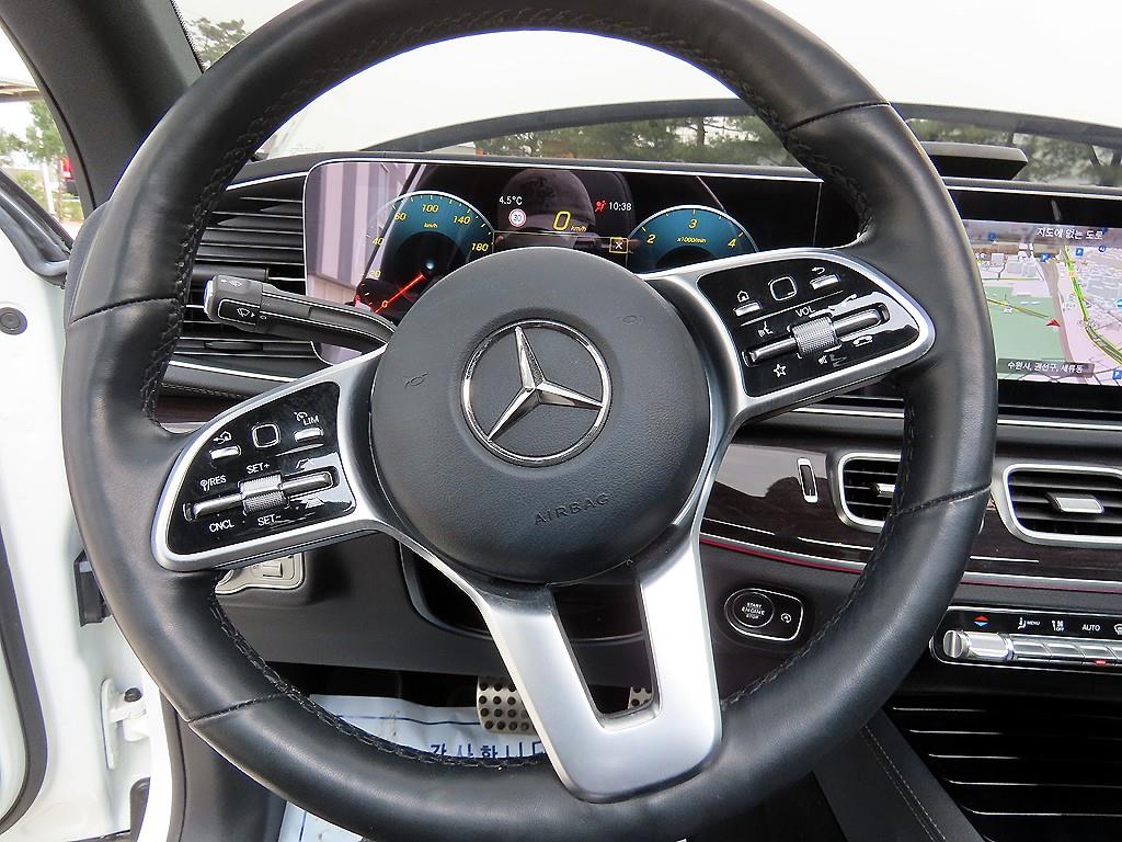 Mercedes Benz GLE Class - Vista 8