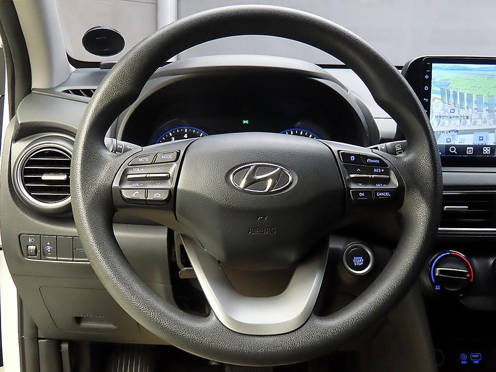 HYUNDAI Kona - Vista 9