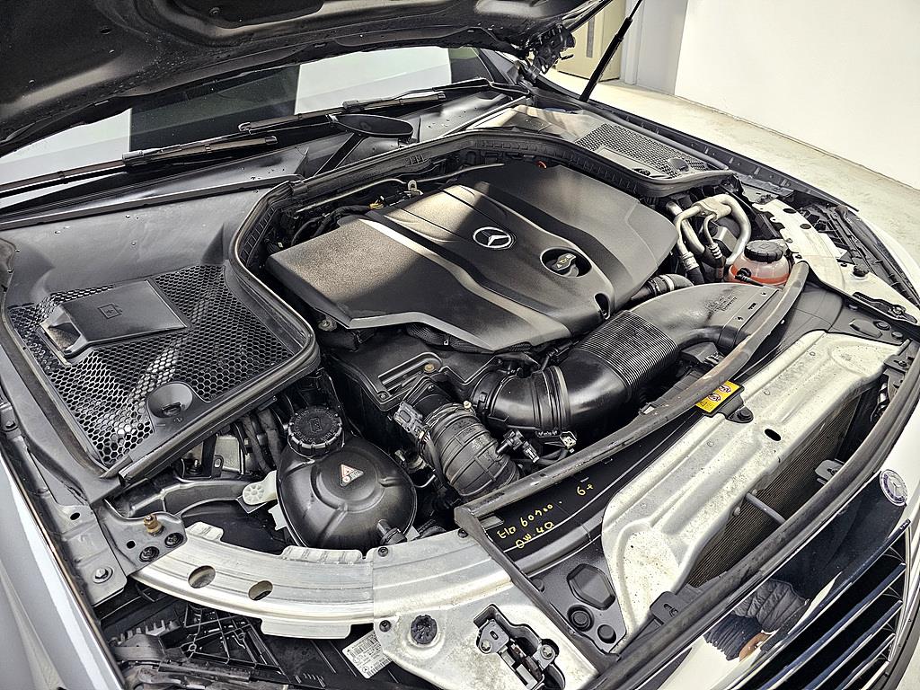 Mercedes Benz C Class - Vista 6