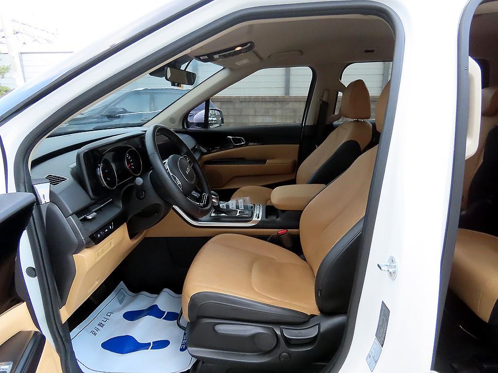 KIA Carnival - Vista 5