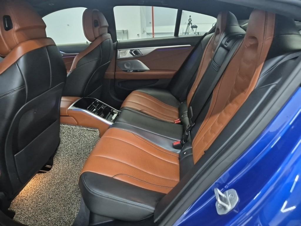 BMW 8 Series - Vista 12