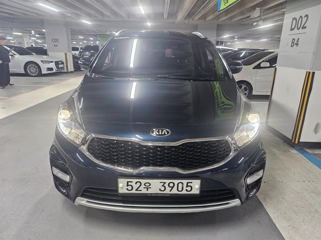 KIA Carens - Vista 5