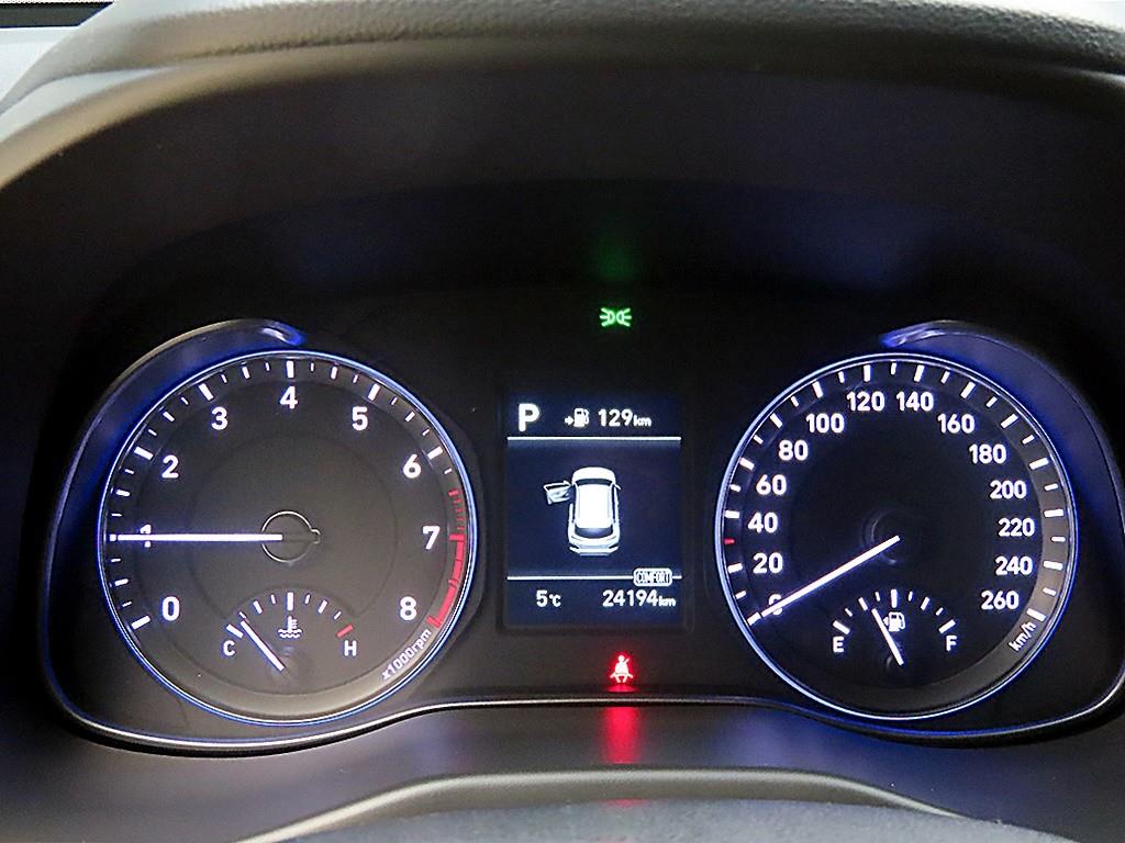 HYUNDAI Kona - Vista 8