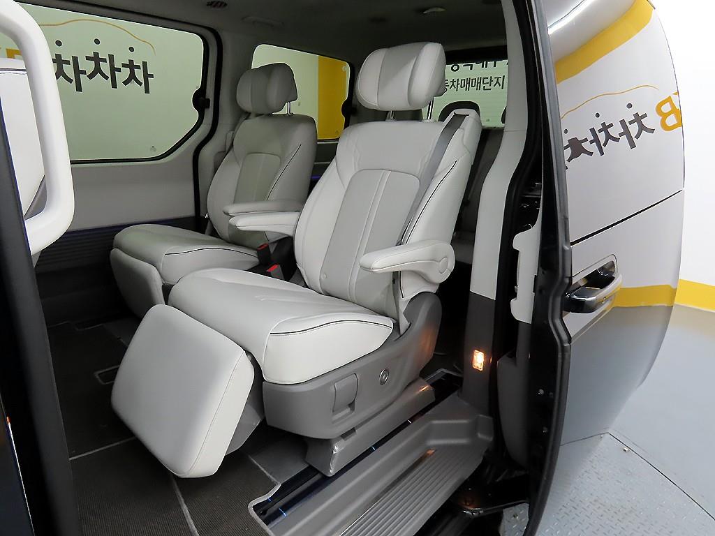 HYUNDAI Staria - Vista 6