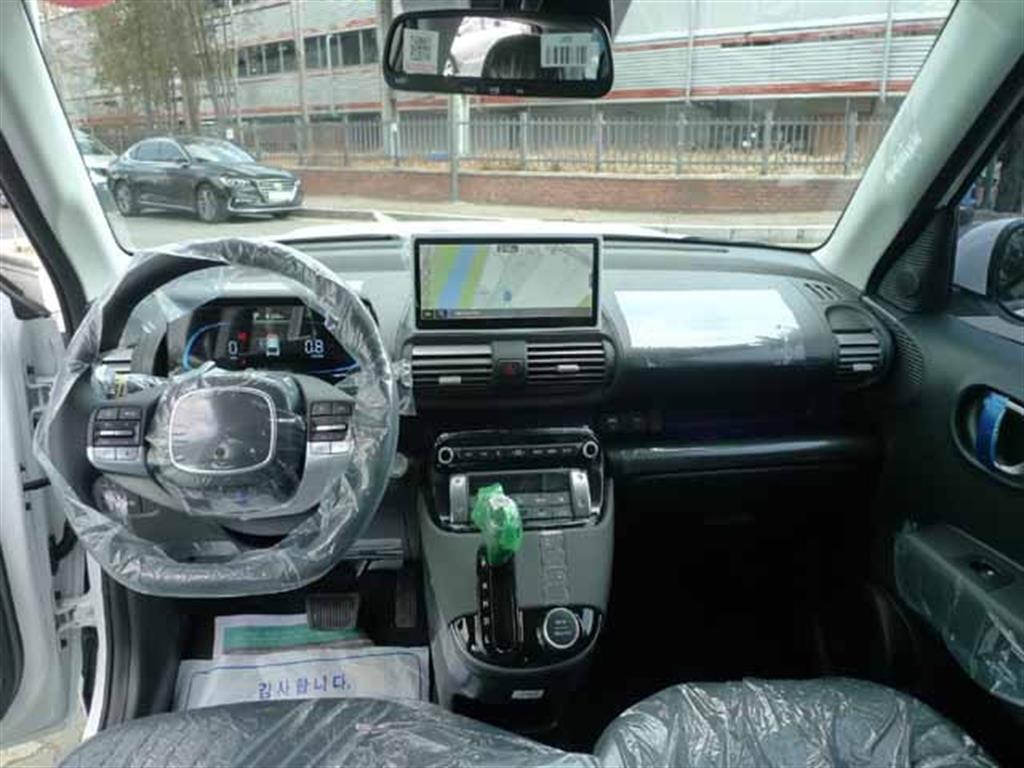 HYUNDAI Casper - Vista 9