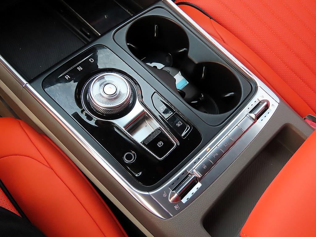 KIA Carnival - Vista 12