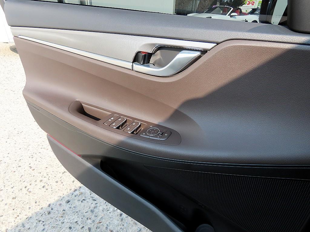 HYUNDAI Grandeur - Vista 11