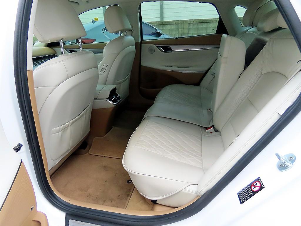 HYUNDAI Grandeur - Vista 7