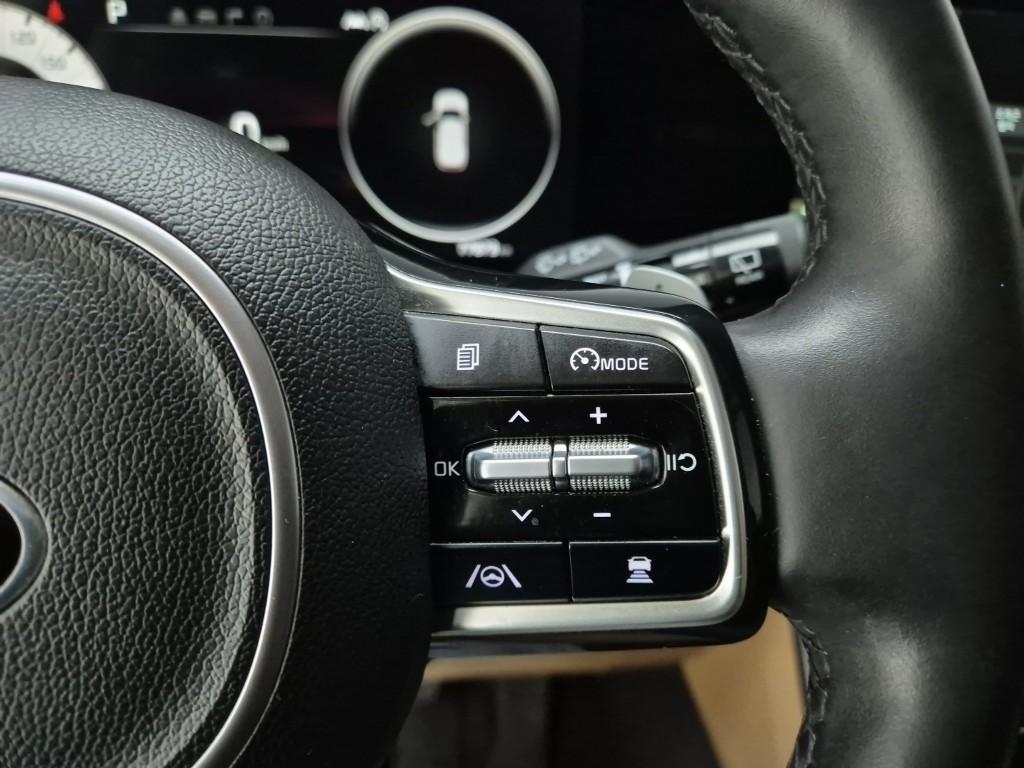 KIA Carnival - Vista 11