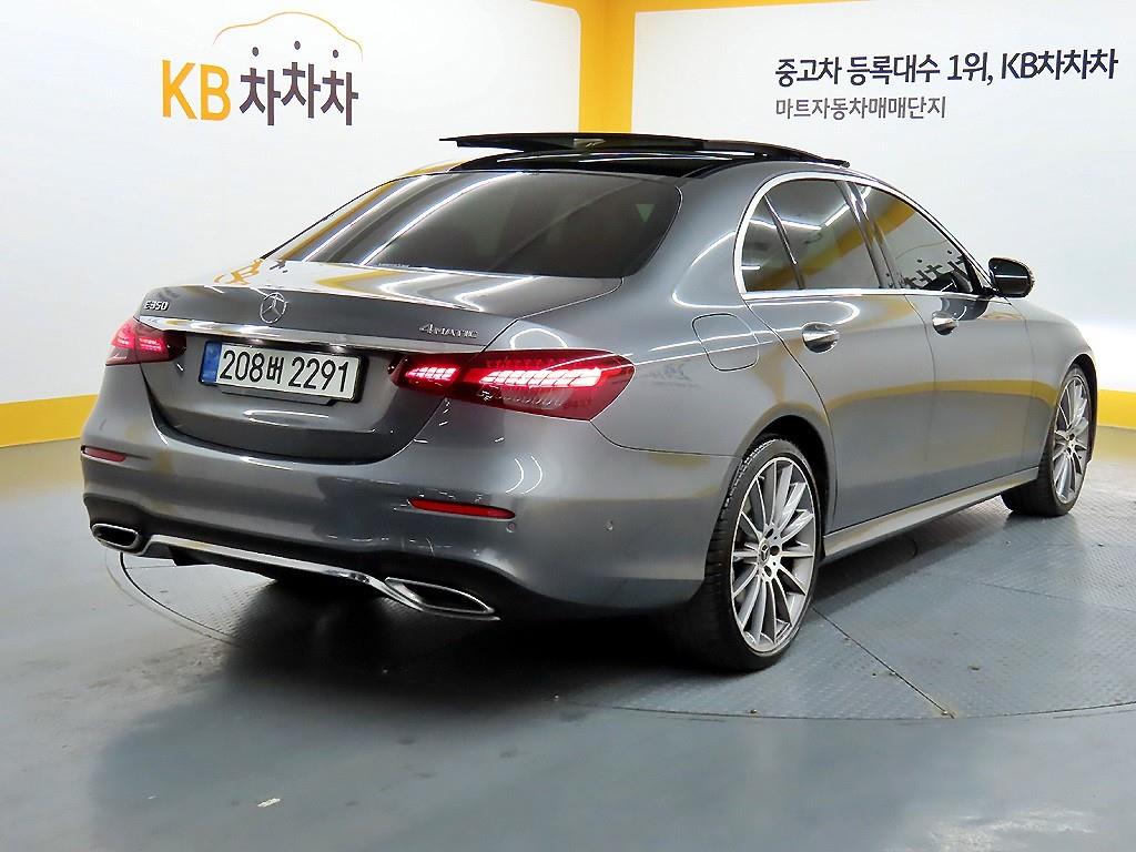 Mercedes Benz E class - Vista 4