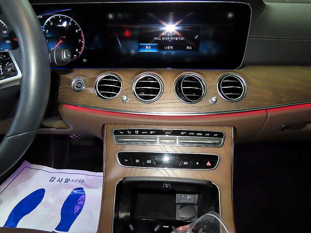 Mercedes Benz E class - Vista 11