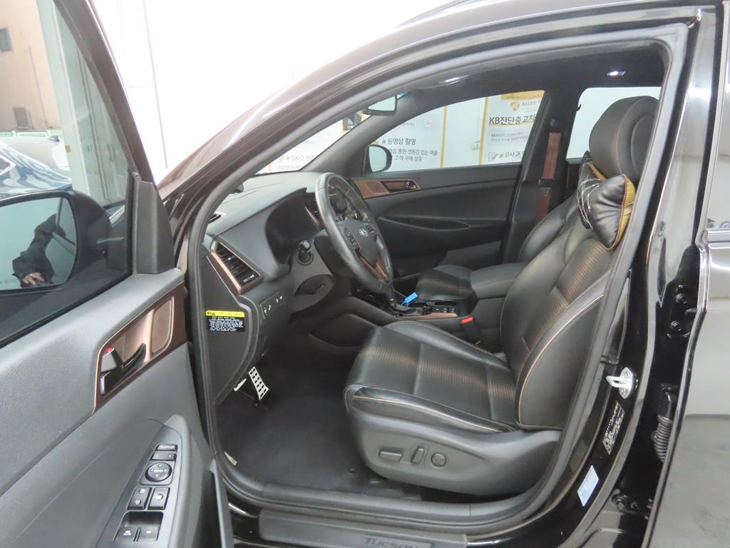 HYUNDAI Tucson - Vista 5