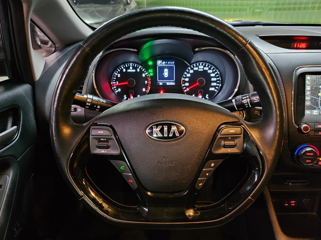 KIA K3 - Vista 10