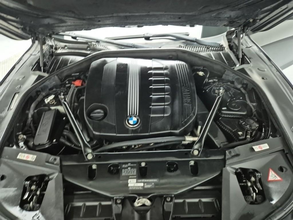 BMW 7 Series - Vista 5