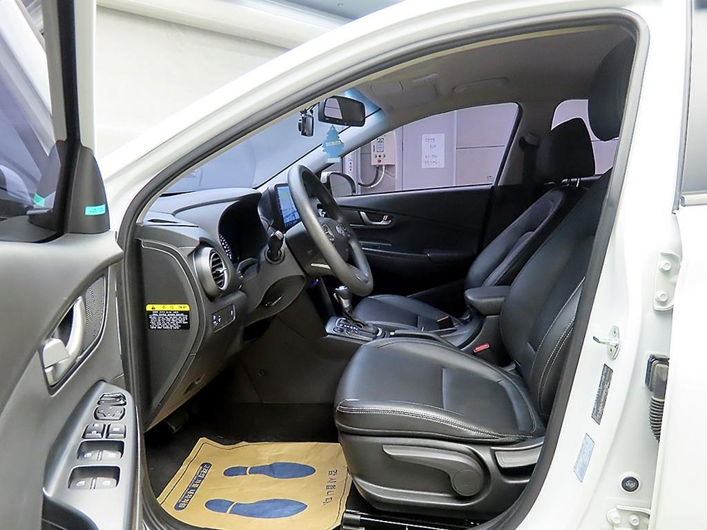 HYUNDAI Kona - Vista 5