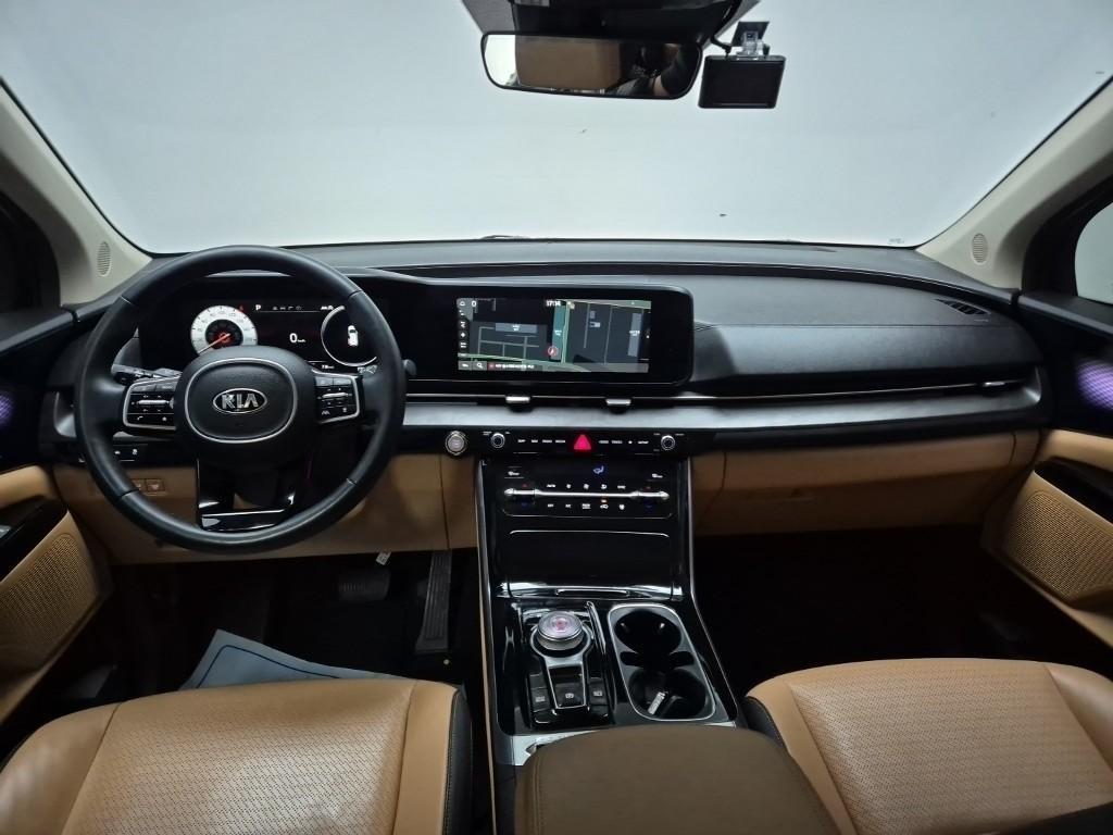 KIA Carnival - Vista 5