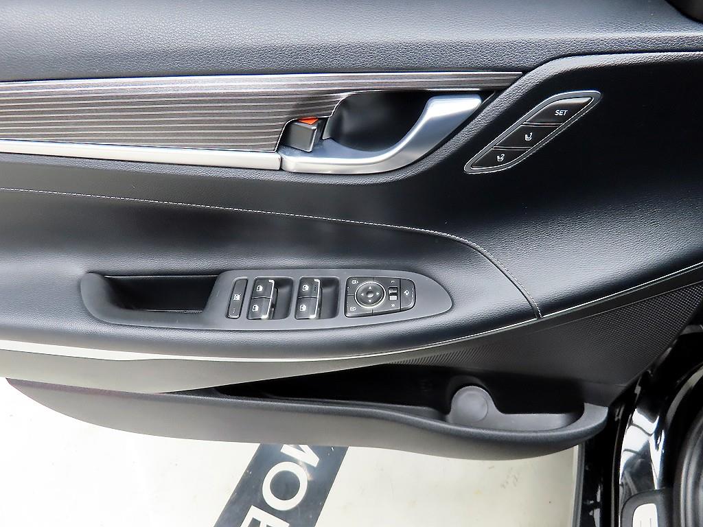 HYUNDAI Grandeur - Vista 11