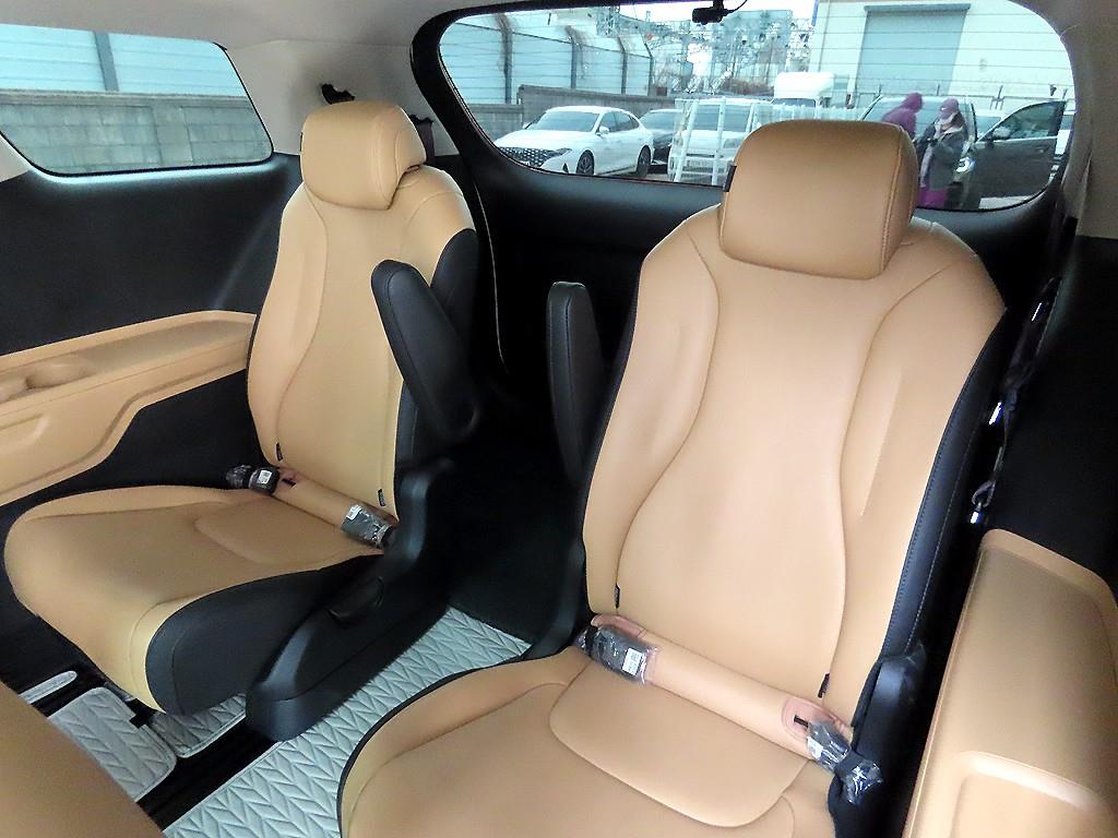 KIA Carnival - Vista 7