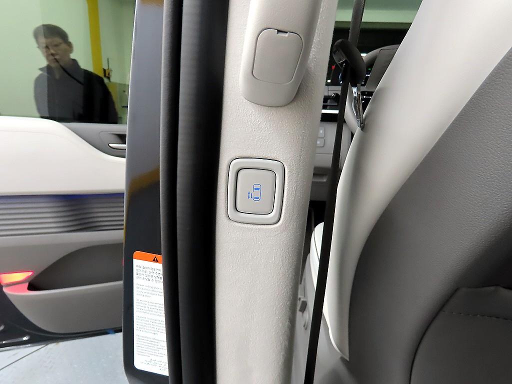 HYUNDAI Staria - Vista 12