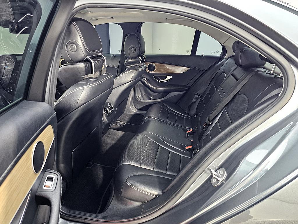 Mercedes Benz C Class - Vista 9