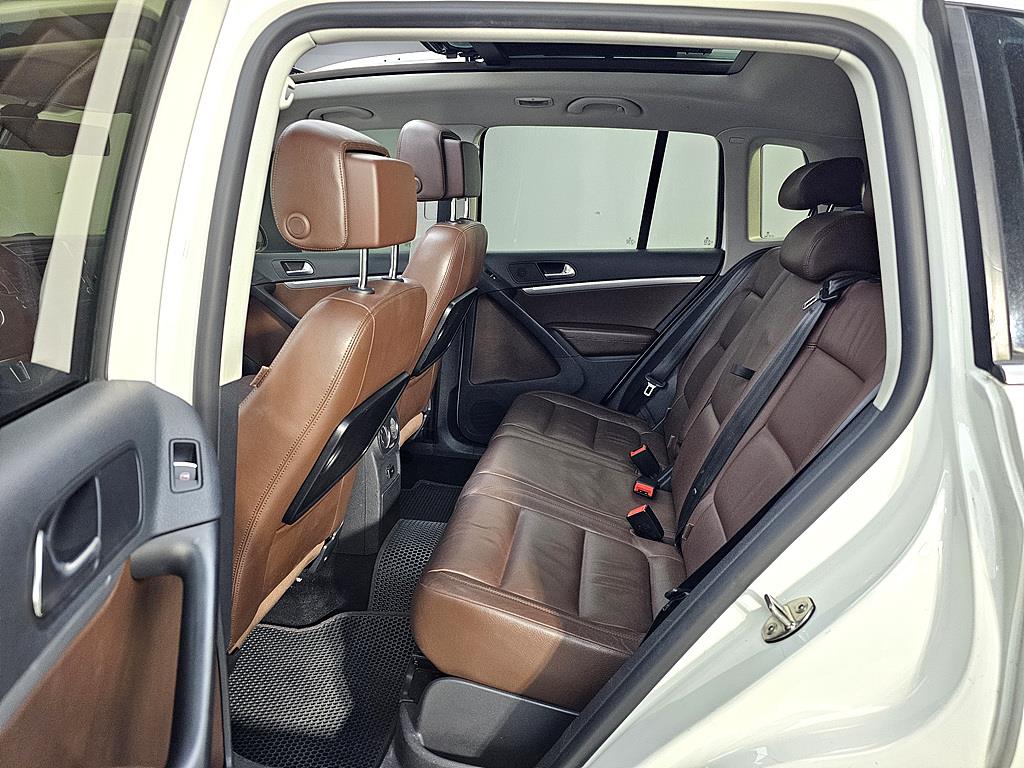Volkswagen Tiguan - Vista 9